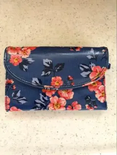美品 キャスキッドソン 三つ折り財布のサムネイル