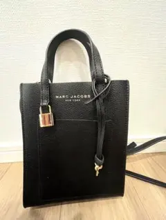 MARC JACOBS ブラックショルダーバッグ