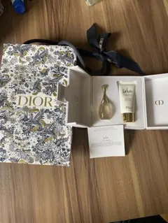 Dior J'adore ミニ香水＆ボディミルク ギフトセットのサムネイル