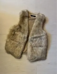 【新品未使用】グレージュ　ファーベスト ノースリーブ