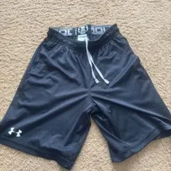 Under Armour 黒 ハーフパンツ YLG