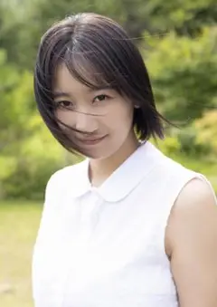 榎原依那 週刊プレイボーイseju号掲載記念オンラインサイン会 B2サイズポスタ グラビア】榎原依那さんが表紙＆巻頭グラビアを飾る「週刊