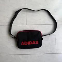ADIDAS ボディバッグ ブラック/レッド