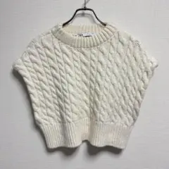 ZARA ニットベスト アイボリー ケーブル編み S ショート丈