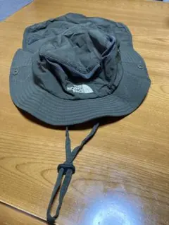 THE NORTH FACE カーキバケットハットL 後ろに日除がついてます。