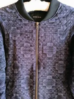 ROSE BUD☆ Ｆサイズ幾何学模様ダークパープル ブルゾン　ジッパー付き