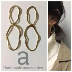 2010☺︎2連ゴールド変形フープのピアス☺︎