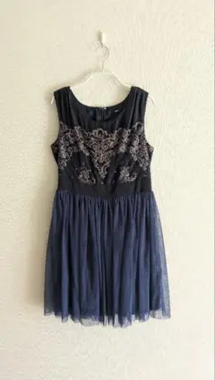 ネイビー刺繍スリーブレスドレス　パーティードレス　Mサイズ カエン　kaene