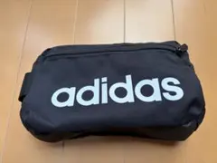 adidas ボディバッグ 黒