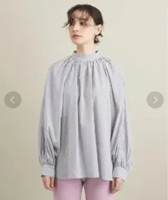 BEAUTY&YOUTH　バックボタンボリュームスリーブブラウス　ストライプのサムネイル