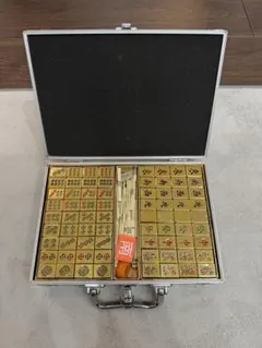 激レア・現地購入品】高級麻雀牌 マカオ金牌 未開封 ゴールド ライオン