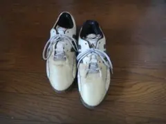 ホワイト ゴルフシューズ スパイク付き adidas