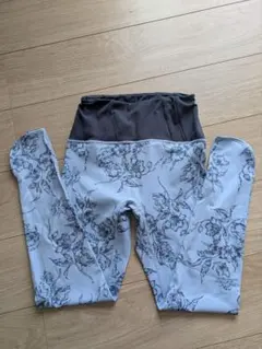 SUKALA アンティークプリント 花柄 ヨガウェア ブルー　レギンス