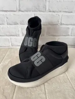 UGG ブラック スニーカー 厚底