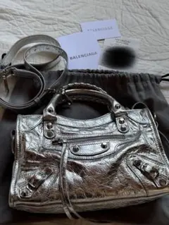 BALENCIAGA シルバー キラキラ CITY - メルカリ