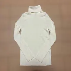 UNIQLO アイボリー タートルネック セーター