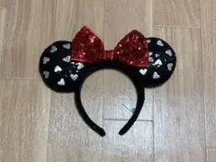 ディズニー　ミニーマウス カチューシャ 黒と赤のグリッター