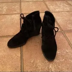 黒 スエード ウェッジヒールブーツ