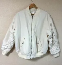 ホワイト ボンバージャケット レディース