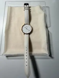 ダニエルウェリントン Petite Bondi 白×金 腕時計