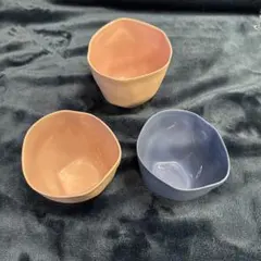 ＡＭＡＩ　そばちょこ2個と小鉢のサムネイル