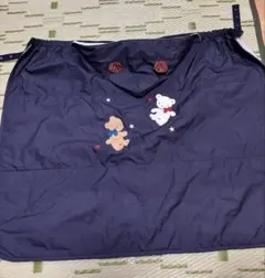 familiar ケープ　ネイビー クマ刺繍