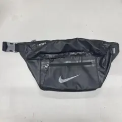 Nike ナイキ　ブラック ボディバッグ　8リットル