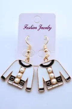 パールボタン 大きめCOCOジャケット おおぶりピアス シャネルストーン可能