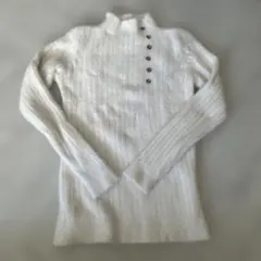 ホワイト ハイネックセーター
