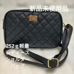 軽量ブラックキルティングショルダーバッグ