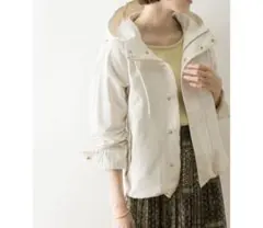 アーバンリサーチ　マウンテンパーカ　アイボリー