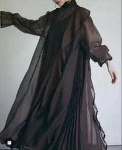 【訳あり】ANDREA&Co. フリル　プリーツ　シースルー　ロングワンピース