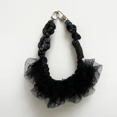 【訳ありハンドメイド商品】チュール スマホハンドストラップ フラワ黒