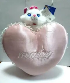 平成レトロ　ディズニー　おしゃれキャット　マリー　ハート型ぬいぐるみクッション