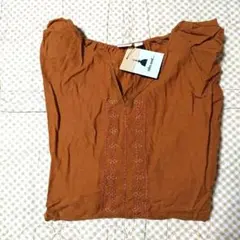 niko and... 刺繍柄　半袖ブラウス　M　キャメル　匿名配送