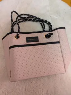 BARNYARDSTORM　ウエットスーツ風素材の2WAYパンチングトート