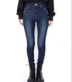 【未使用品】エモダ　スキニーデニム