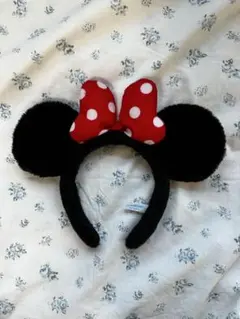 ミニーマウス カチューシャ 赤い水玉リボン
