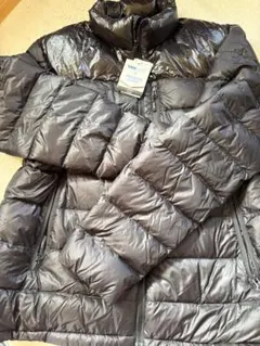 黒 ダウンジャケット 軽量 保温性