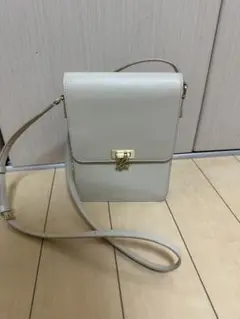 【美品】agnès b. ベージュ オールレザー ショルダーバッグ　ターンロック