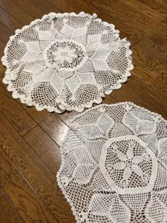 ホワイトレース編み　円形テーブルセンター　サイズ違い2枚セット