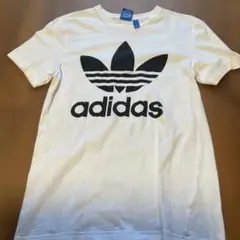 adidas ホワイト Tシャツ