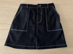 プニュズ　ミニスカート