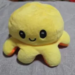 タコのぬいぐるみ１個　リバーシブル（色　黄色・オレンジ）
