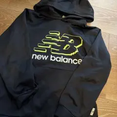 ニューバランス　裏起毛　フード付き　長袖トップス　130cm