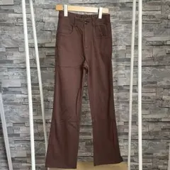 フレアパンツ
