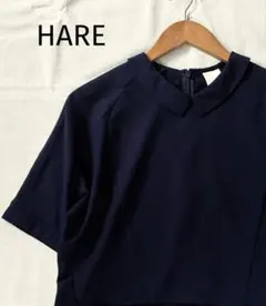 HARE ハレ 半袖ブラウス ネイビー 丸襟 バックジップ　レディースのサムネイル