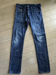 DIESELディーゼル BUSTERダメージ加工スリムデニムパンツ　イタリア製