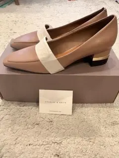 CHARLES & KEITH パンプス ベージュ美品のサムネイル