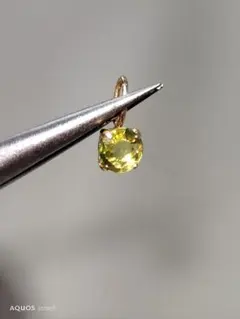 美品 K18YG ライムサファイア 0.25ct ペンダント トップ 3.5mmのサムネイル